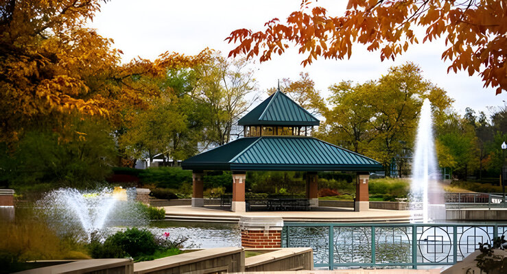 Schaumburg Square in Schaumburg Illinois