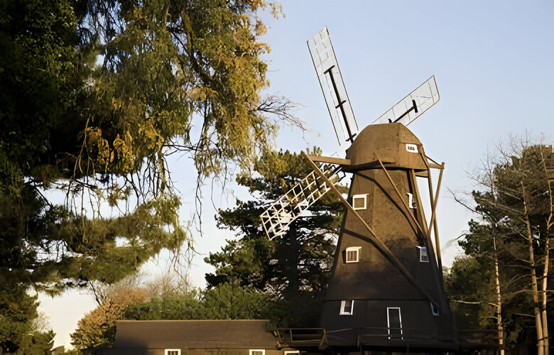 Windmill in Elmhurst, IL